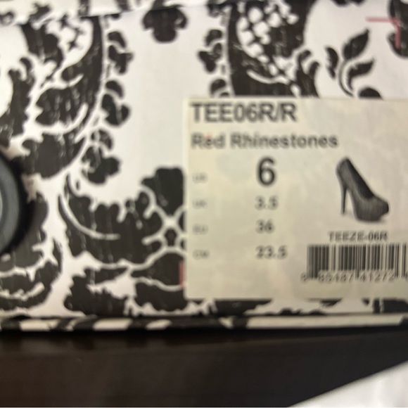 Red sequined high heels - Picture 10 of 14